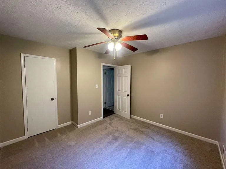 55 Huntridge Dr — Photo 15