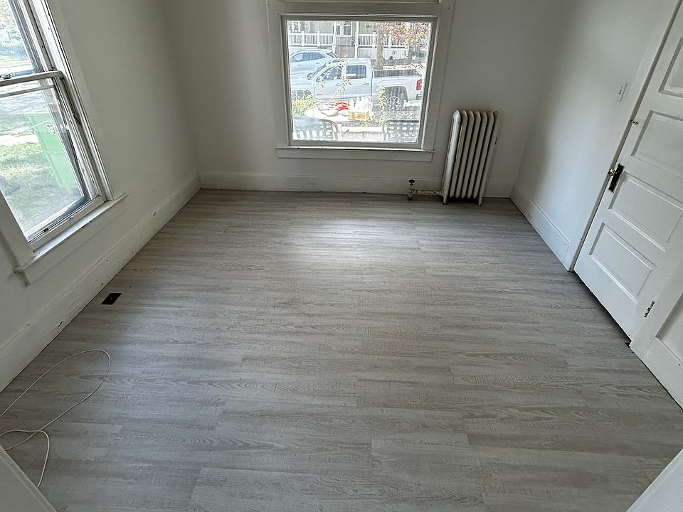 1st image of 604 Emmet St APT 3