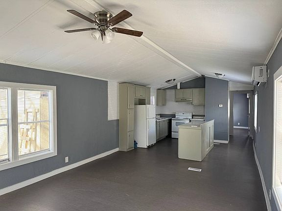 4th image of 301 Dennis St #145