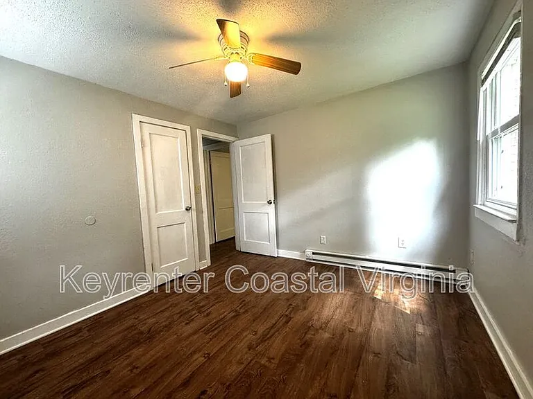 211 Rogers Ave #B — Photo 14