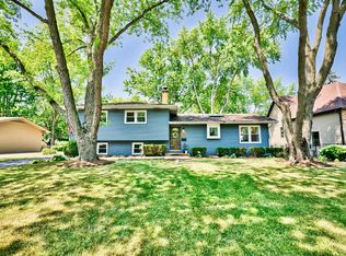 1017 Emerald Dr, Naperville, IL