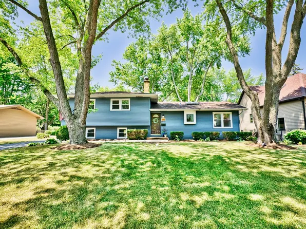 1017 Emerald Dr, Naperville, IL 60540