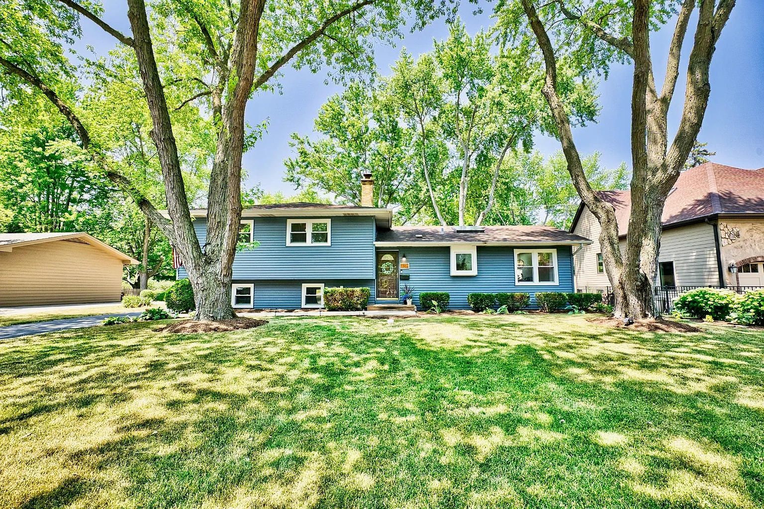 1017 Emerald Dr photo 1