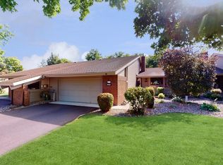 9421 Woodbridge Rd, Bloomington, MN 55438