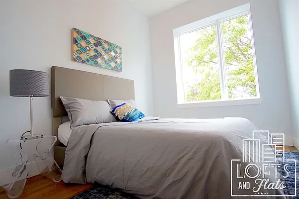 Rented by Lofts and Flats LLC | media 38