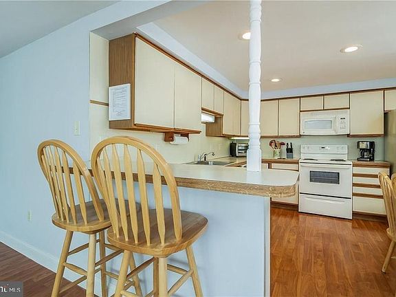 5th image of 220 Liberty Ave #6