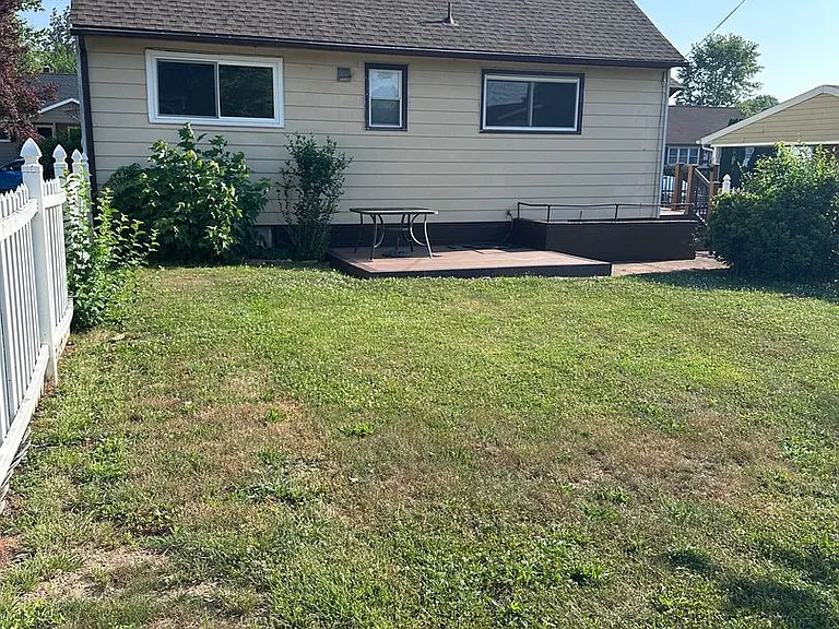 122 E Roosevelt Ave — Photo 4