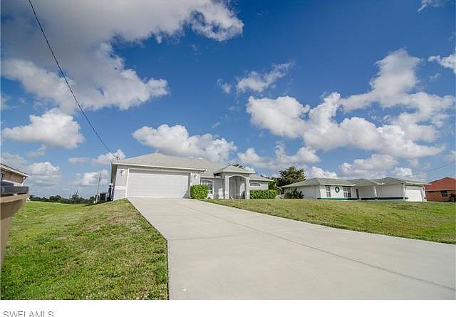1st image of 1329 NE Juanita Pl