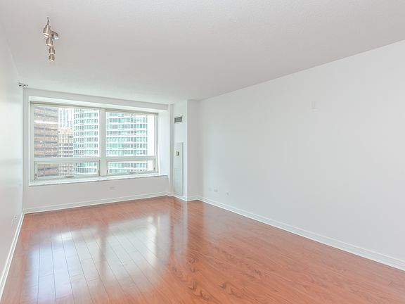 3rd image of 512 N McClurg Ct APT 1711