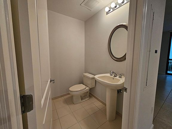 5th image of 801 S Olive Avenue #1113
