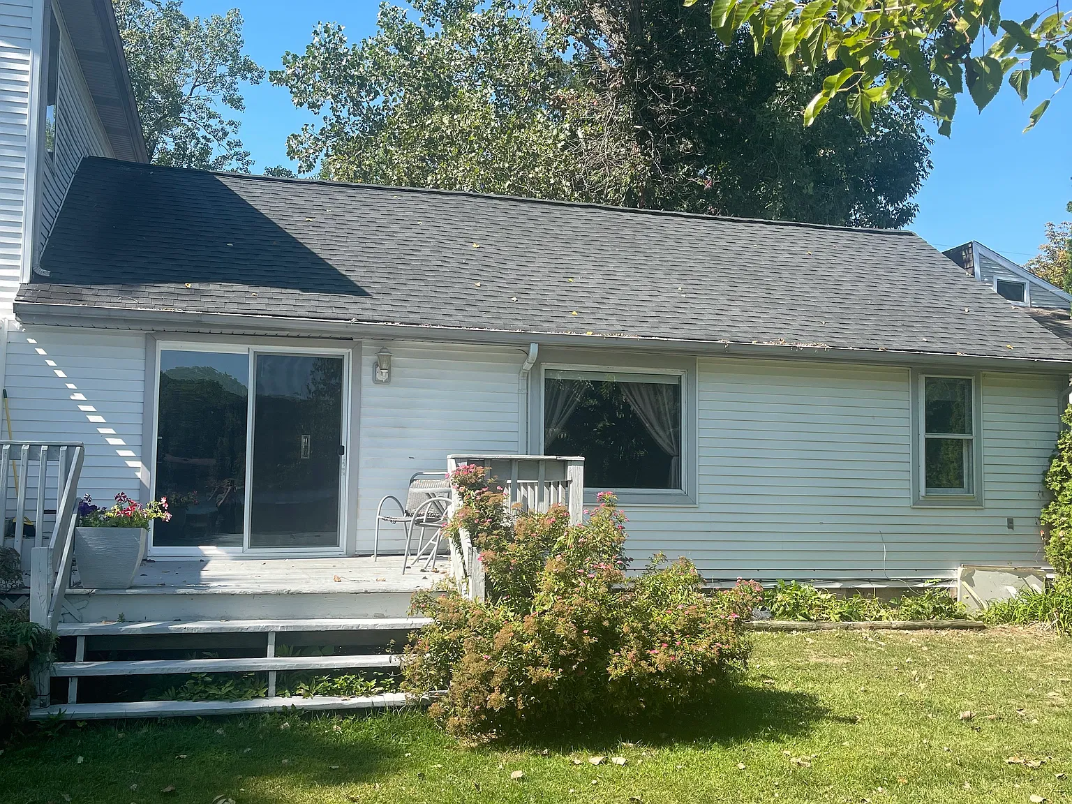 S Round Lake Dr, Caledonia — Photo 2