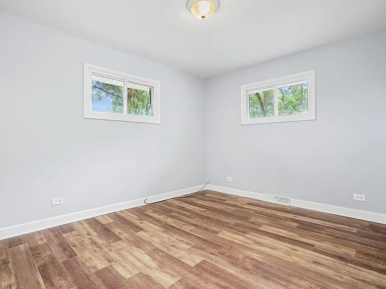 16125 Marshfield Ave — Photo 6