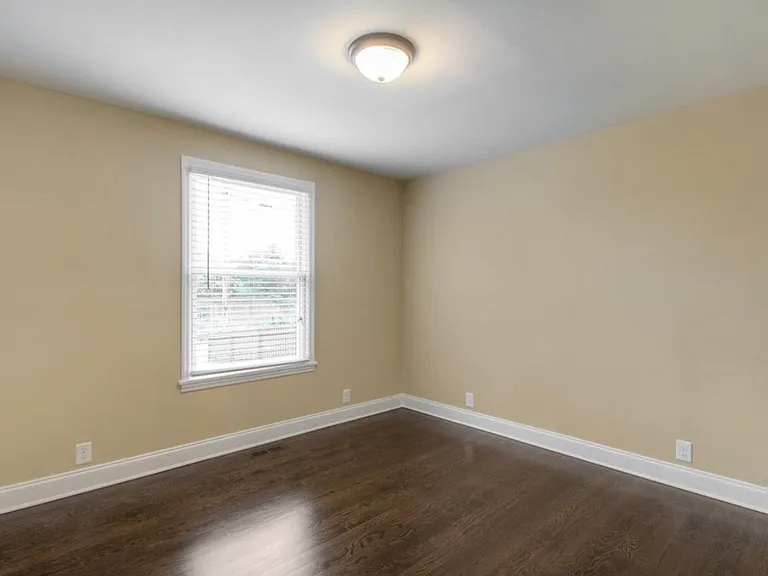 410 Lancaster Ave — Photo 16