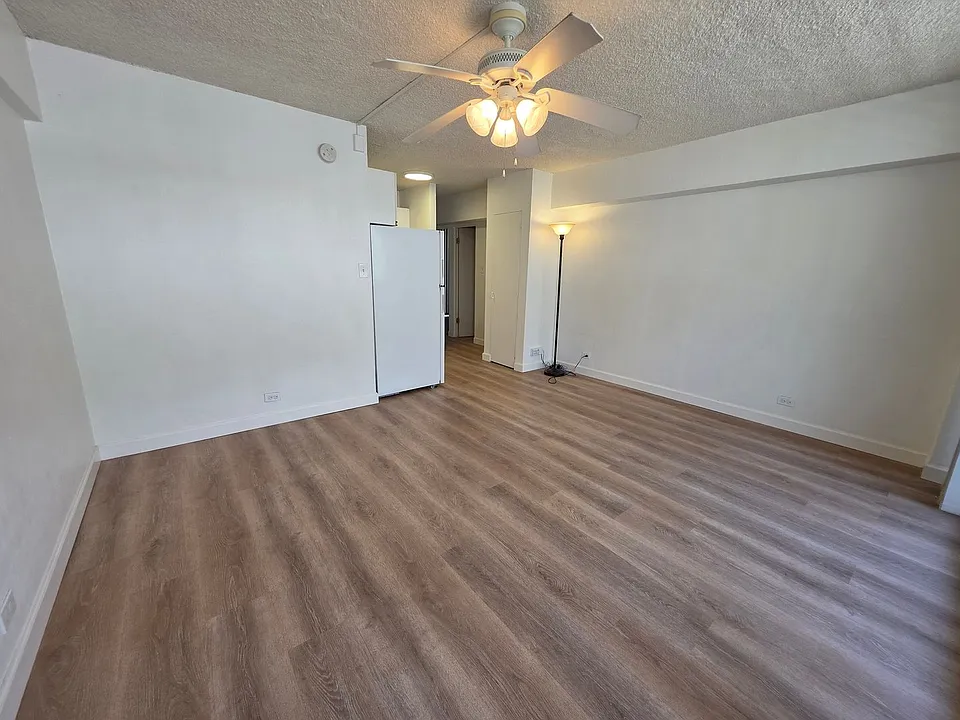 2120 Fern St #102