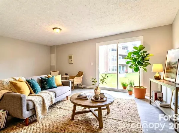 9632 Vinca Cir APT D, Charlotte, NC 28213