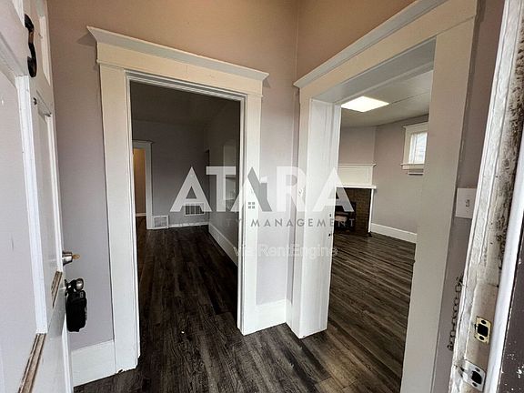 5th image of 254 W Fern Ave