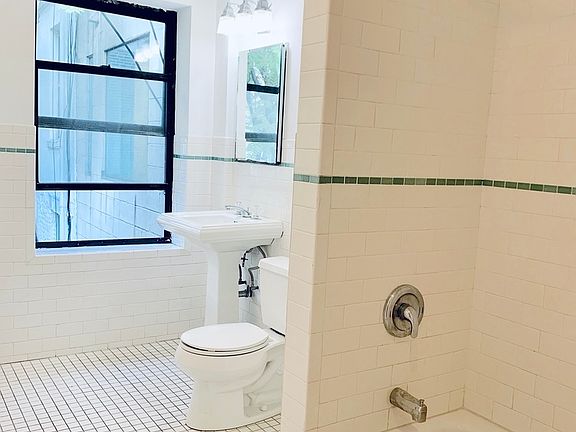 5th image of 505 W 23rd St APT 1