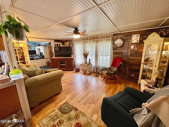 5th image of 711 Indian Hill Dr