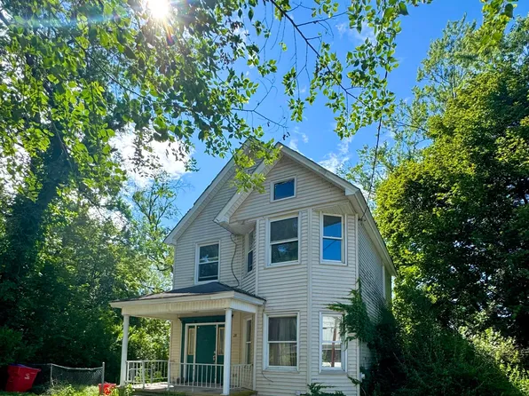 28 Rock St, Carbondale, PA 18407