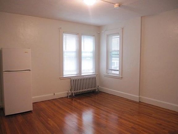 2nd image of 100 Washington St APT 11