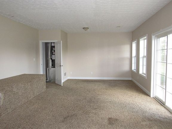4th image of 402 Cabernet Dr