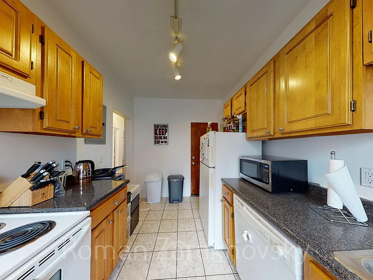 1950 Beacon St #8 — Photo 14