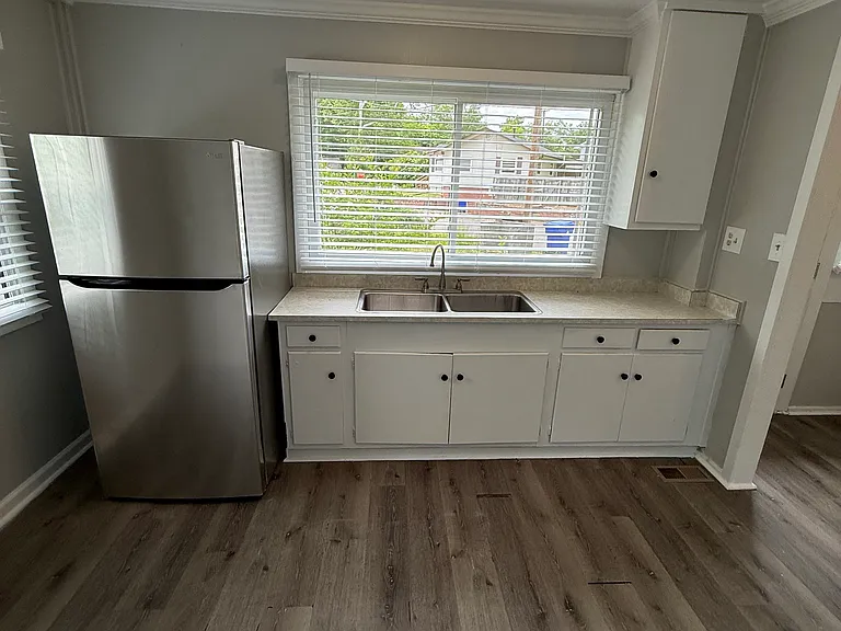 103 E Passmore Ln — Photo 3