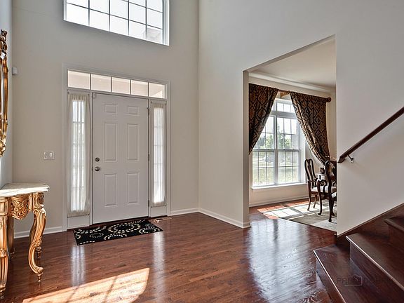4th image of 1375 Bernard Ct