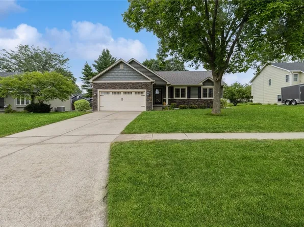 521 5th St NW, Altoona, IA 50009