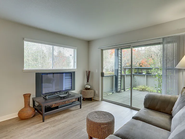 Sterling Pointe — Photo 8
