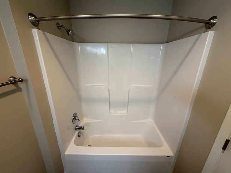 shower/tub combo in the guest bathroom