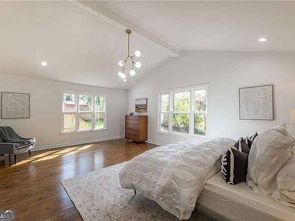 3rd image of 2555 McCurdy Way