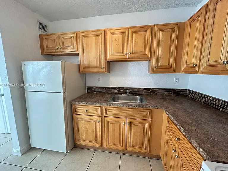 8277 NE Miami Ct #102 — Photo 6