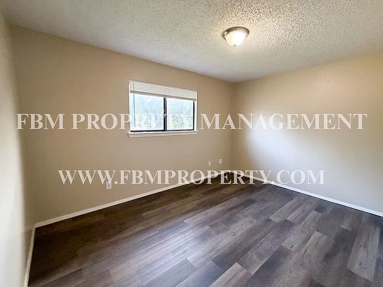 804 Biloxi - Cozy 2 Bedroom, 1 Bathroom Townhome in Ennis, TX! — Photo 6