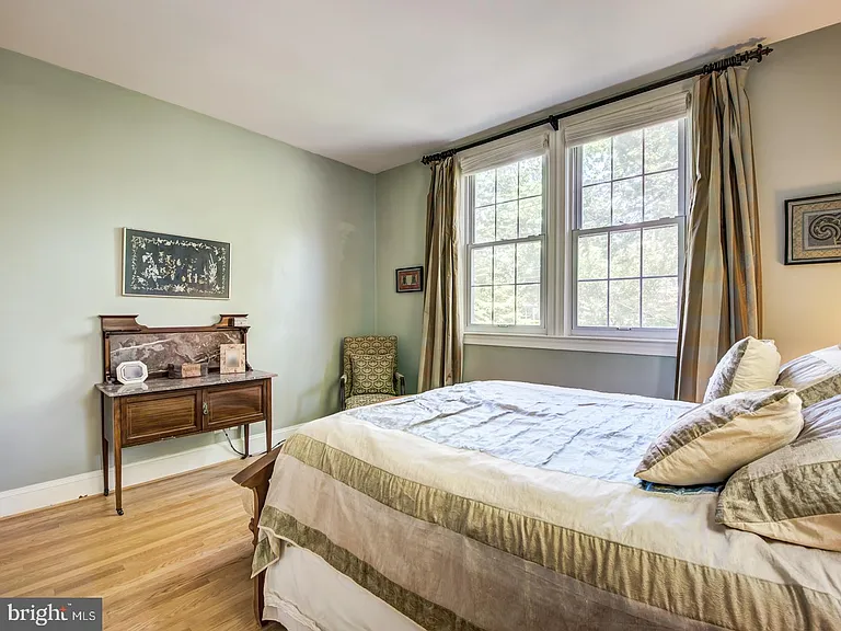 3808 Cathedral Ave NW — Photo 20