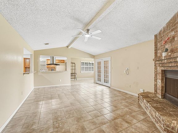 5th image of 3726 Royal Manor Dr