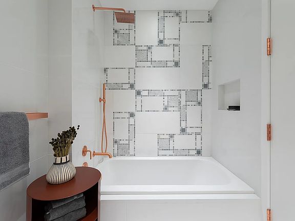 4th image of 1 City Poin APT 38G