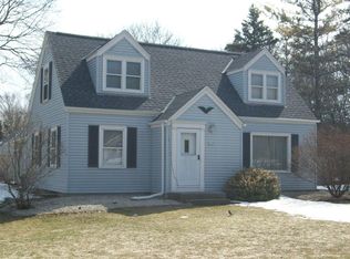 660 S Calhoun Rd, Brookfield, WI 53005