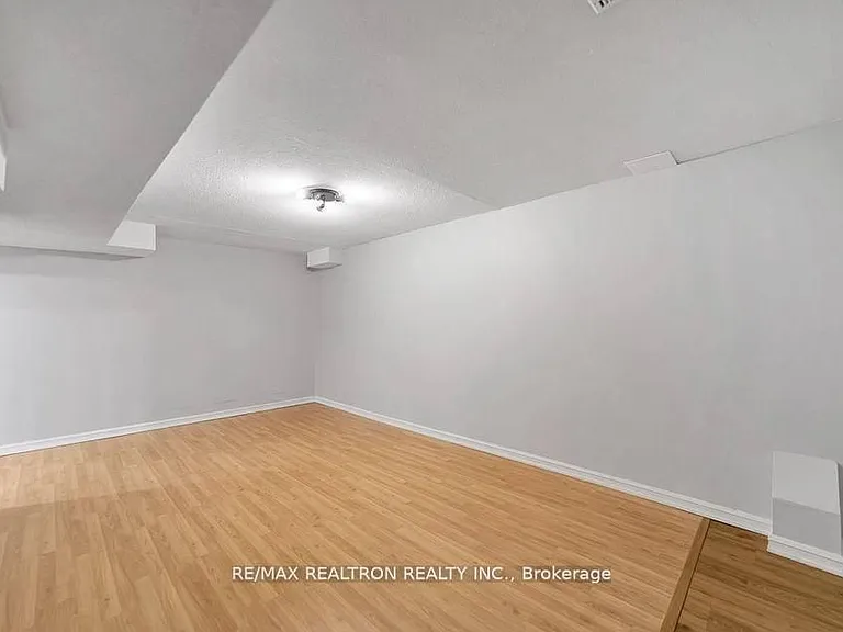 28 Hartwell Way — Photo 4