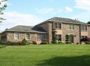 9 Timber Wolf Dr, Hamilton, NJ 08620