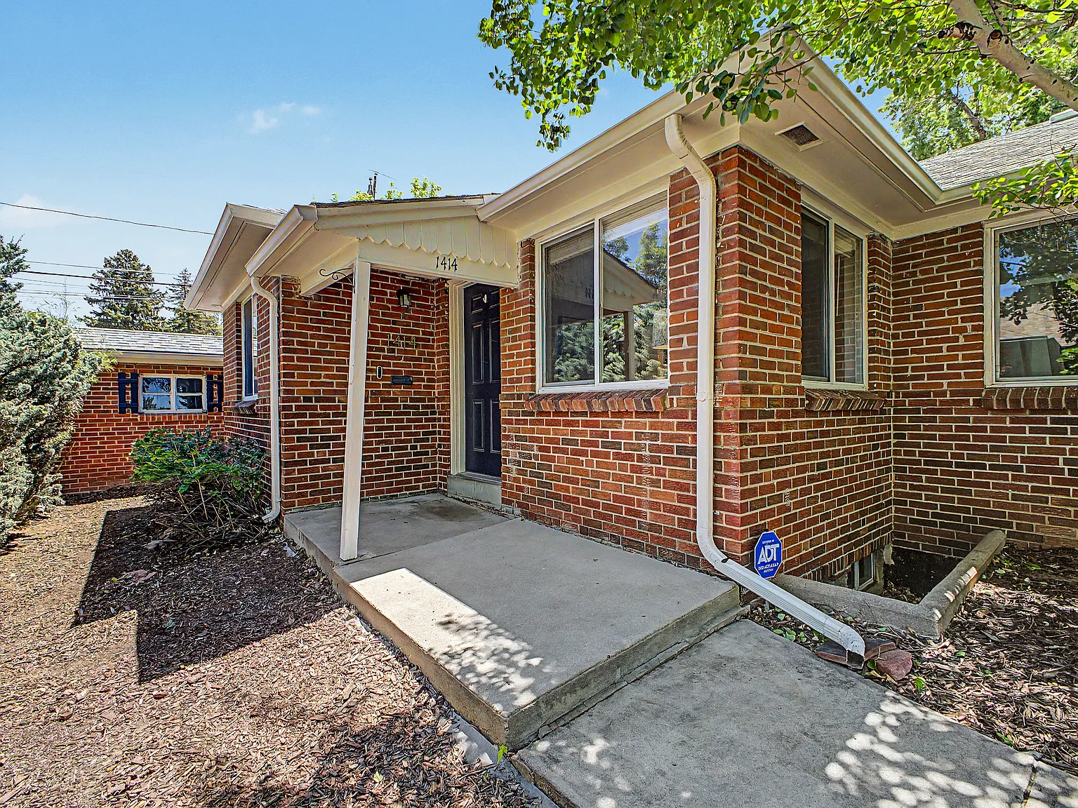 1414 Spruce St — Photo 3