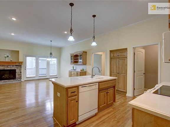 4th image of 7854 W 157th Ter