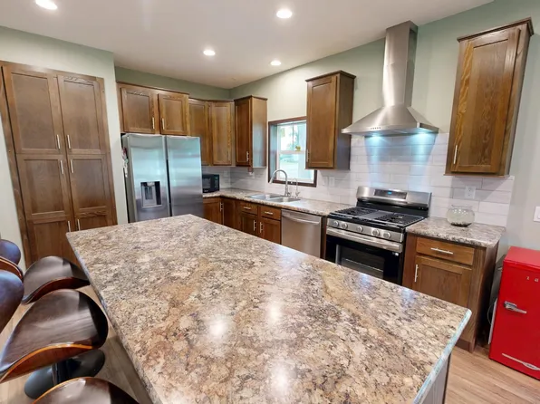 209 Farmdale Ave, Lake Lillian, MN 56253