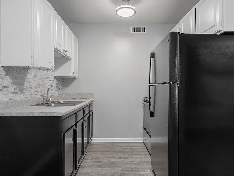 Oyster Point Place — Photo 3
