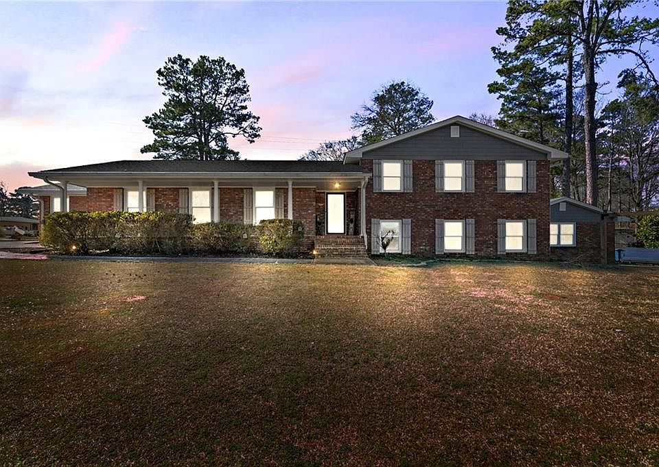 1st image of 302 W Lakeshore Dr