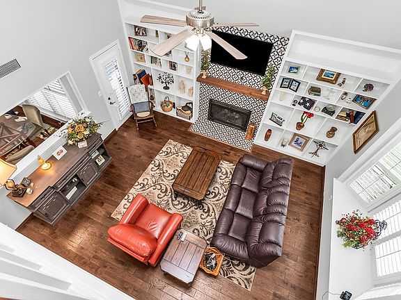 2nd image of 6019 Willow Wood Ln