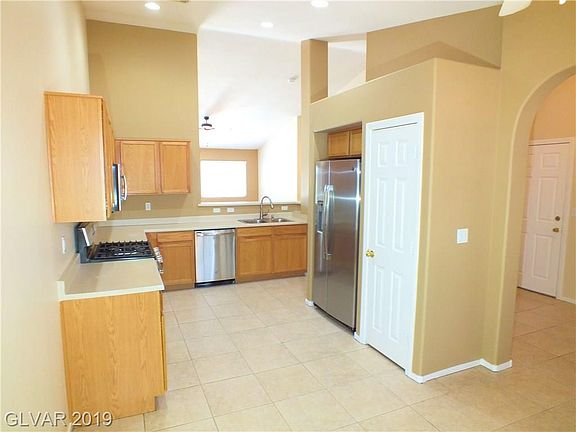 3rd image of 517 Sun Mountain Ave