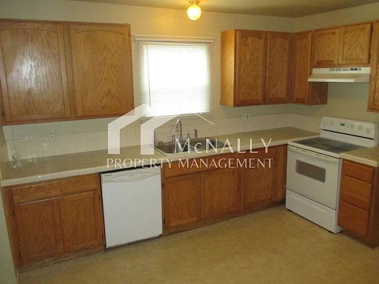 3928 S Tyler St — Photo 9