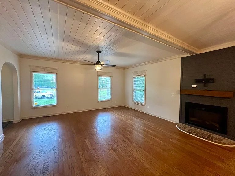 1302 Honeywood Pl — Photo 7