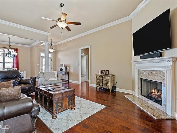 3rd image of 9373 Briarcrest St